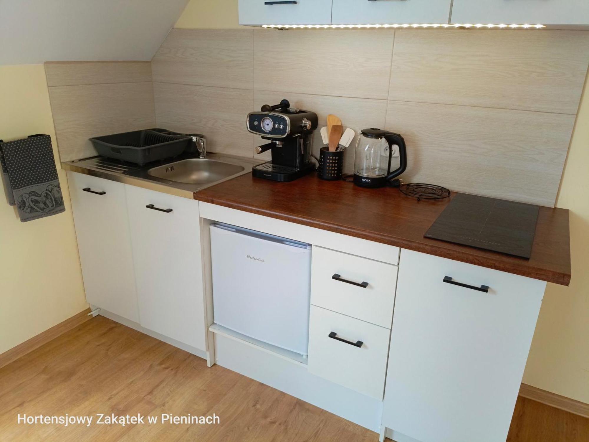 Hortensjowy Zakatek W Pieninach Sromowce Wyzne Luaran gambar